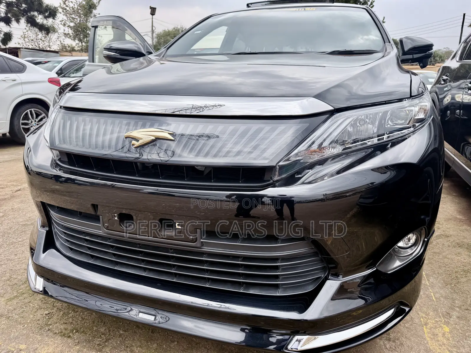 Toyota Harrier 2.0 2016 Black