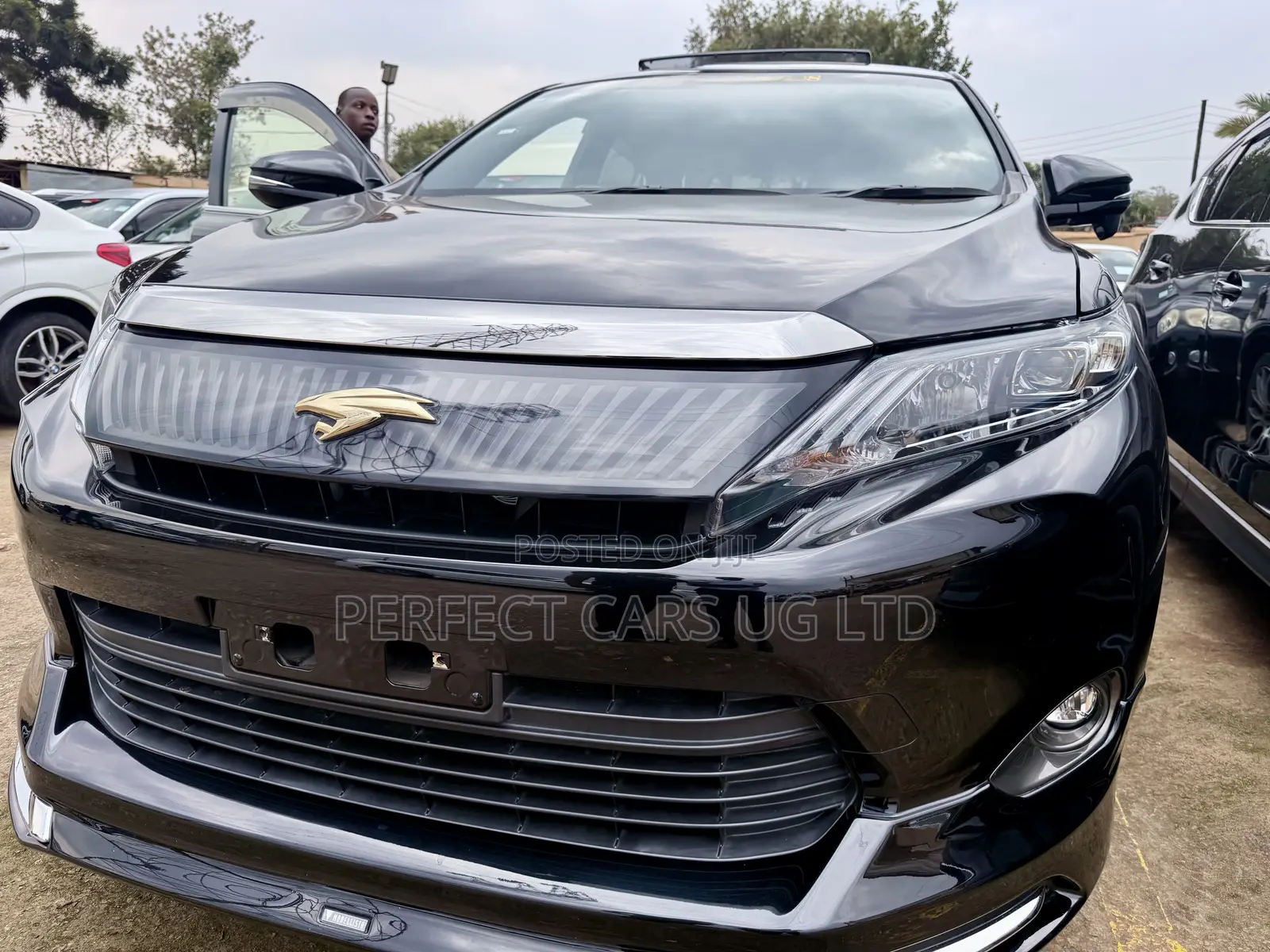 Toyota Harrier 2.0 2016 Black