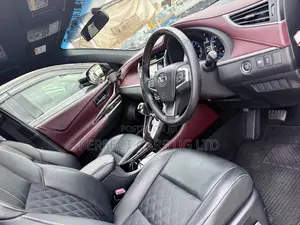 Toyota Harrier 2.0 2016 Black
