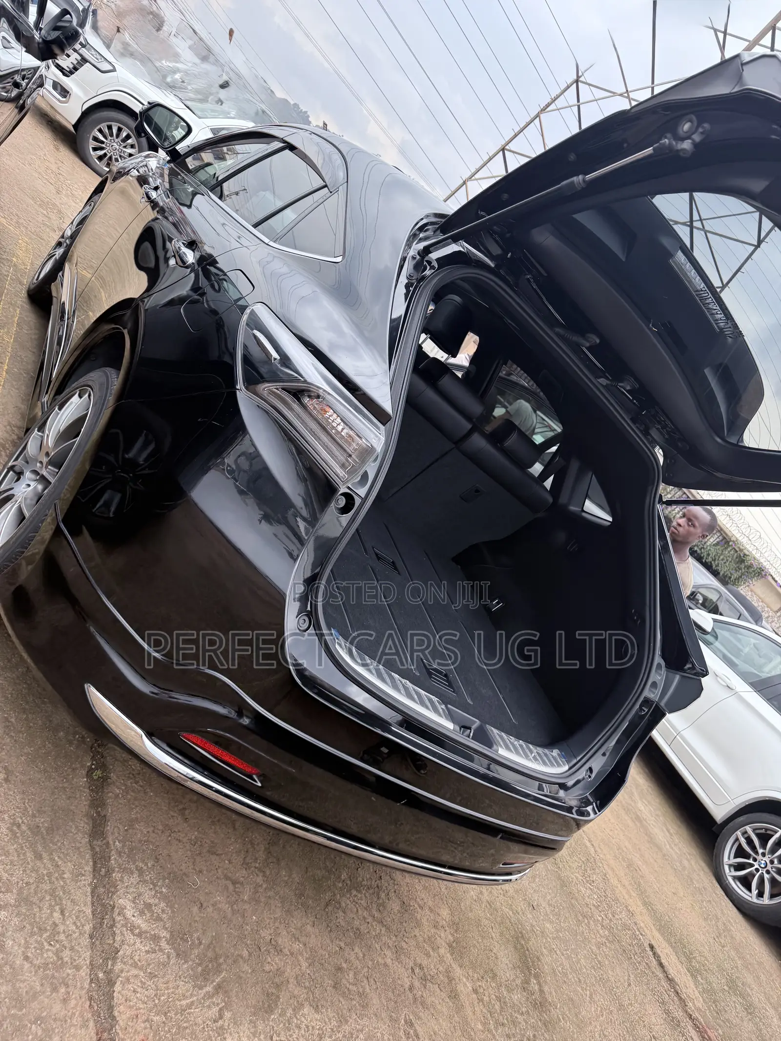 Toyota Harrier 2.0 2016 Black