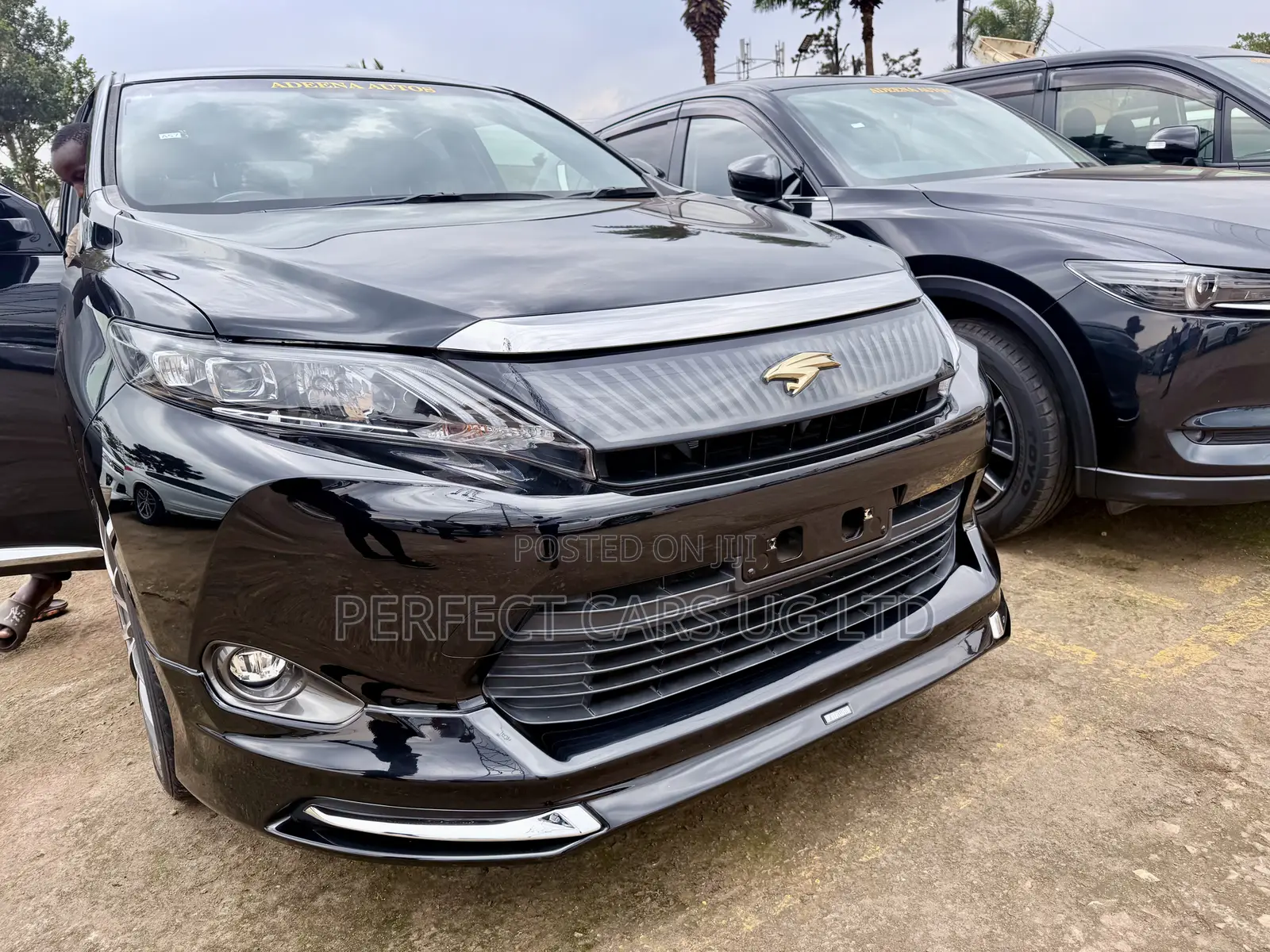 Toyota Harrier 2.0 2016 Black