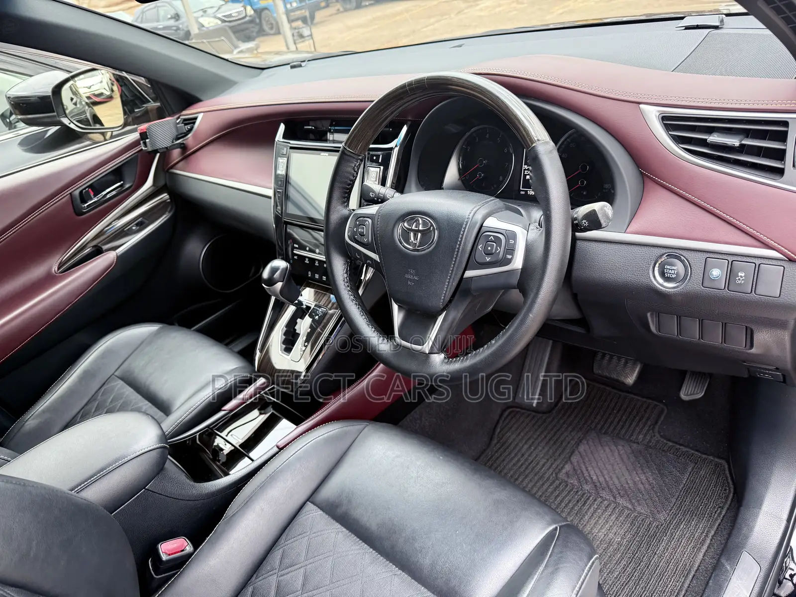 Toyota Harrier 2.0 2016 Black