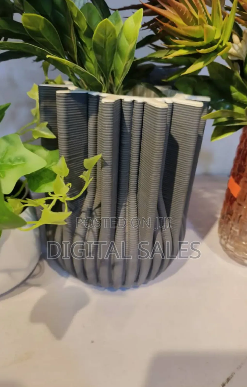 Beutiful Black_grey Flower Vase