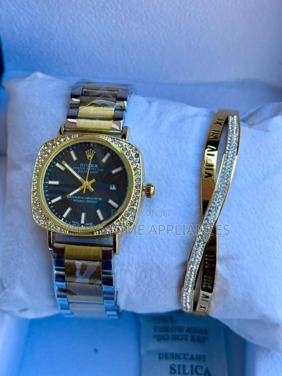 Beautiful Ladies Rolex Time Piece Gift Box With a Bracelet