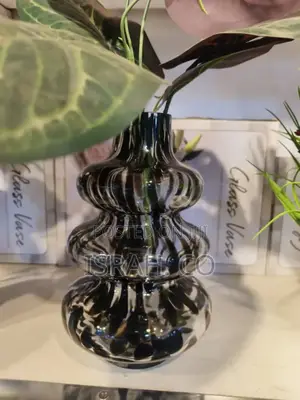 Photo - Round Flower Glass Vase