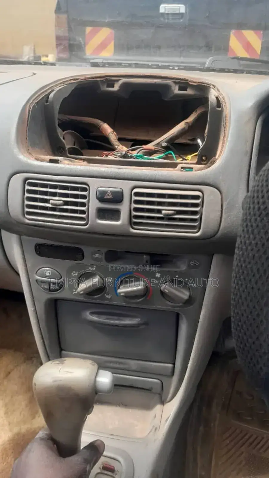 Repairs Radio Set