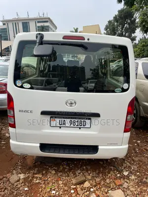 Photo - Toyota HiAce 2012 White