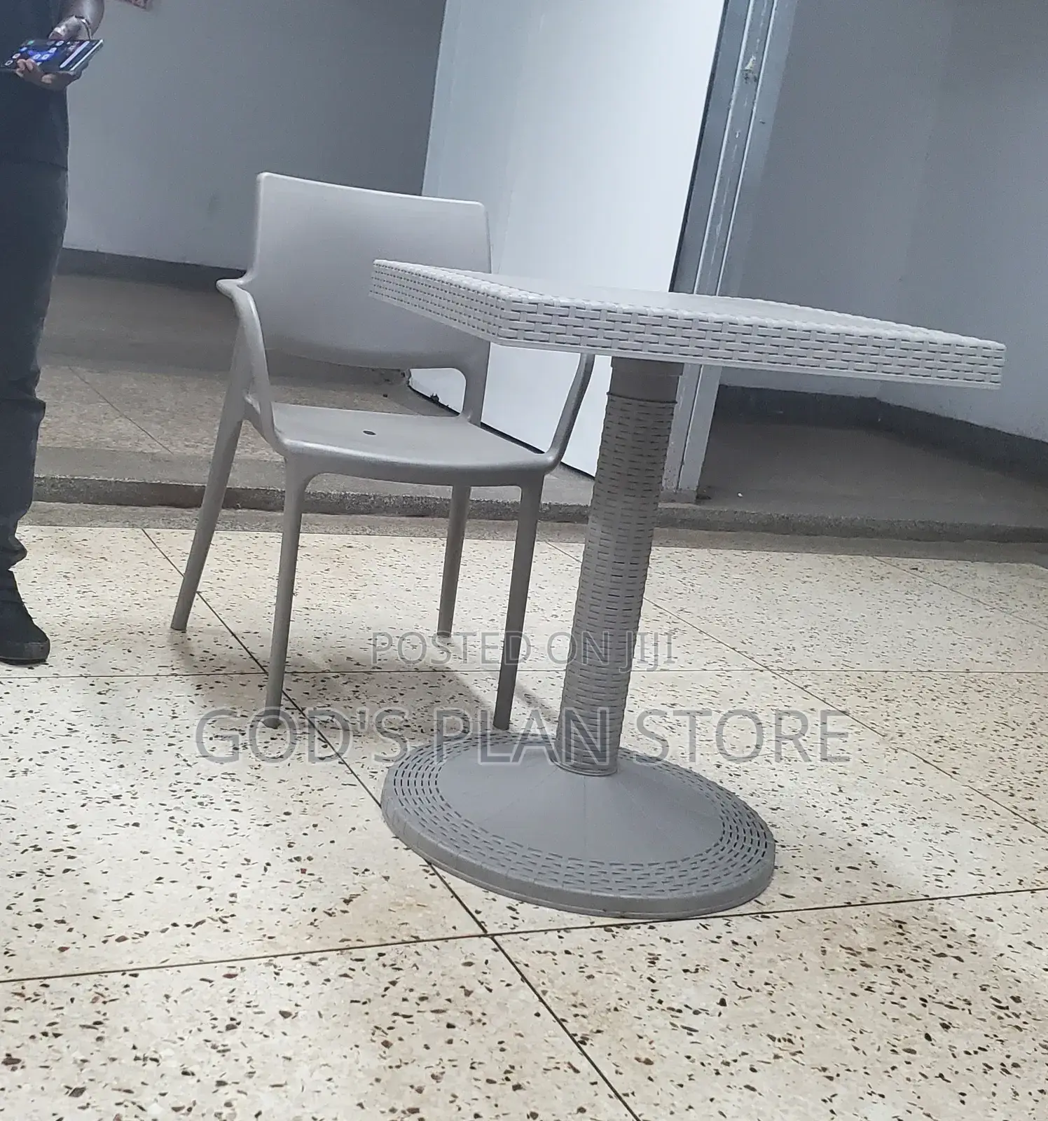 Indoortable and Chair Plastic