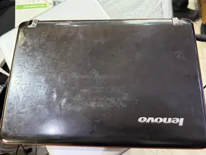 Laptop Lenovo IdeaPad Y450 4GB Intel Core I3 HDD 320GB