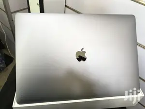 New Laptop Apple MacBook Pro 16GB Intel Core i7 SSD 512GB