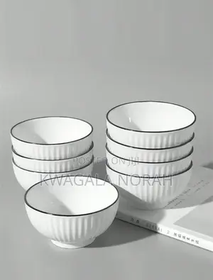 A Set of 6 White Ceramic Soup Bowls With a Black Ring