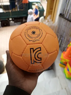 Hattrick Hb-64 Deluxe Rubber Handball, Size 1