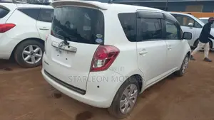 Toyota Ractis 1.5 AWD 2010 White