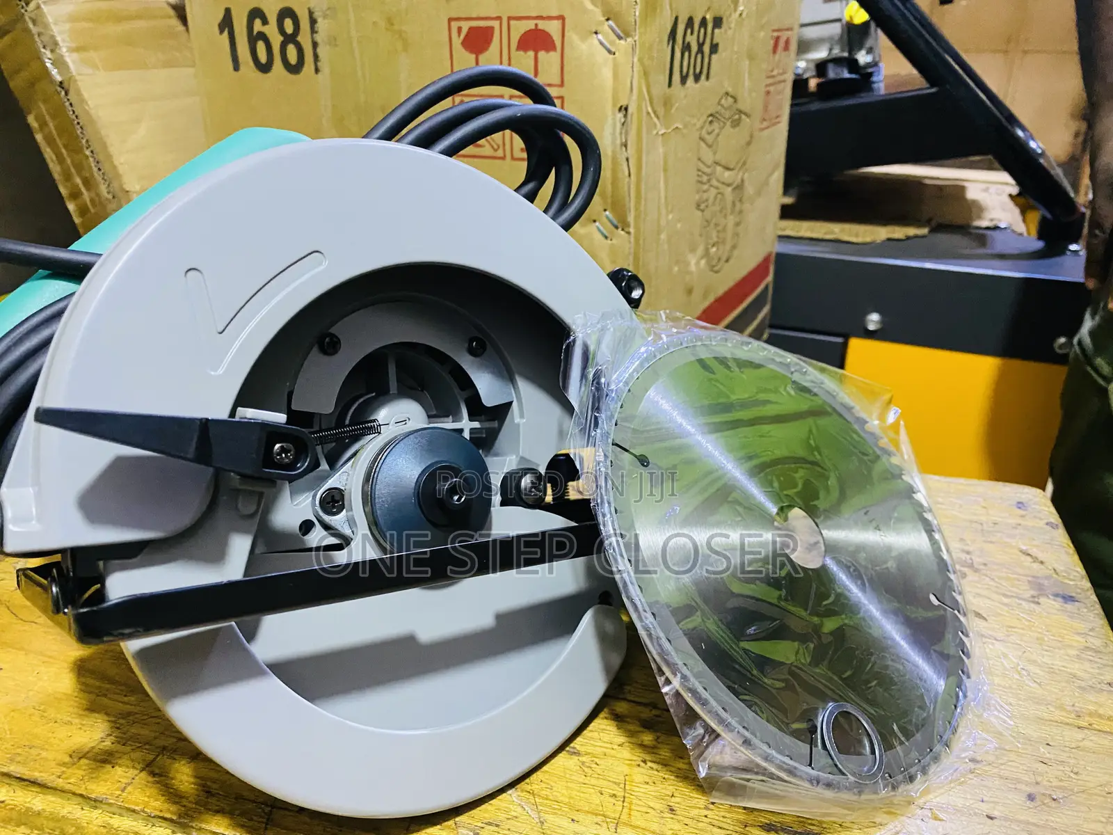 Circular Saw Machine 7inch Dca