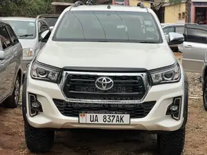 Photo - Toyota Hilux Revo Double Cab Deisel 2.8 RWD 2018 Off white
