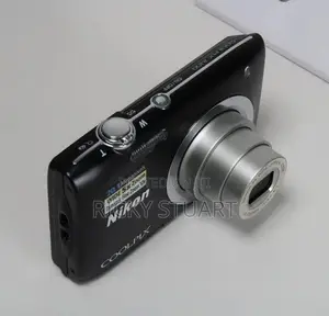 Nikon Coolpix A100 20.1mp 10x Digital Camera Black