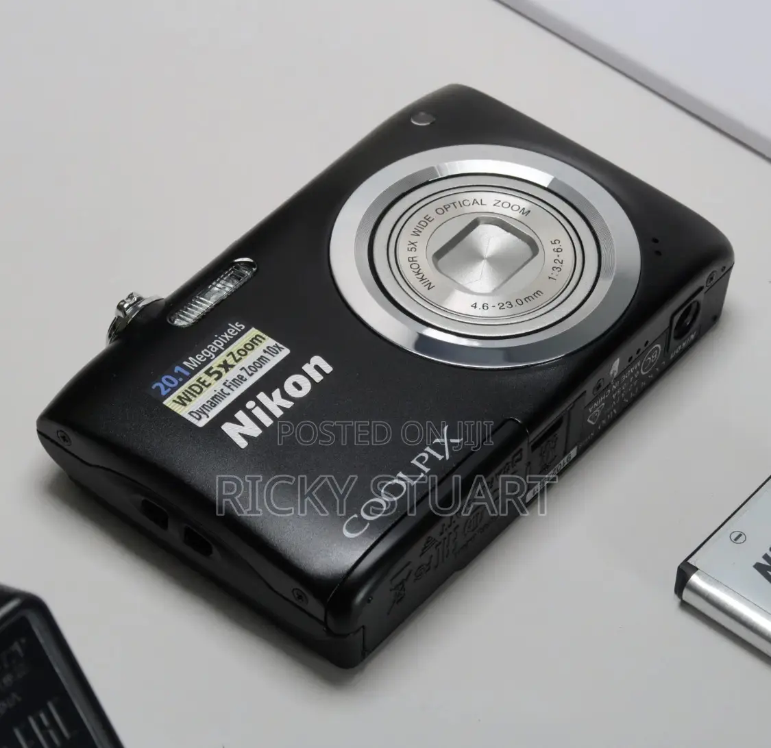 Nikon Coolpix A100 20.1mp 10x Digital Camera Black