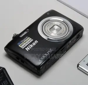 Nikon Coolpix A100 20.1mp 10x Digital Camera Black