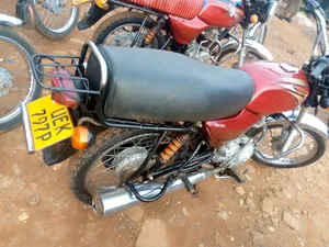 Photo - Bajaj Boxer 100 2015 Red