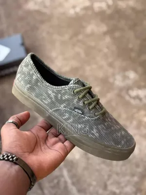Photo - Vans Og Grape Leave