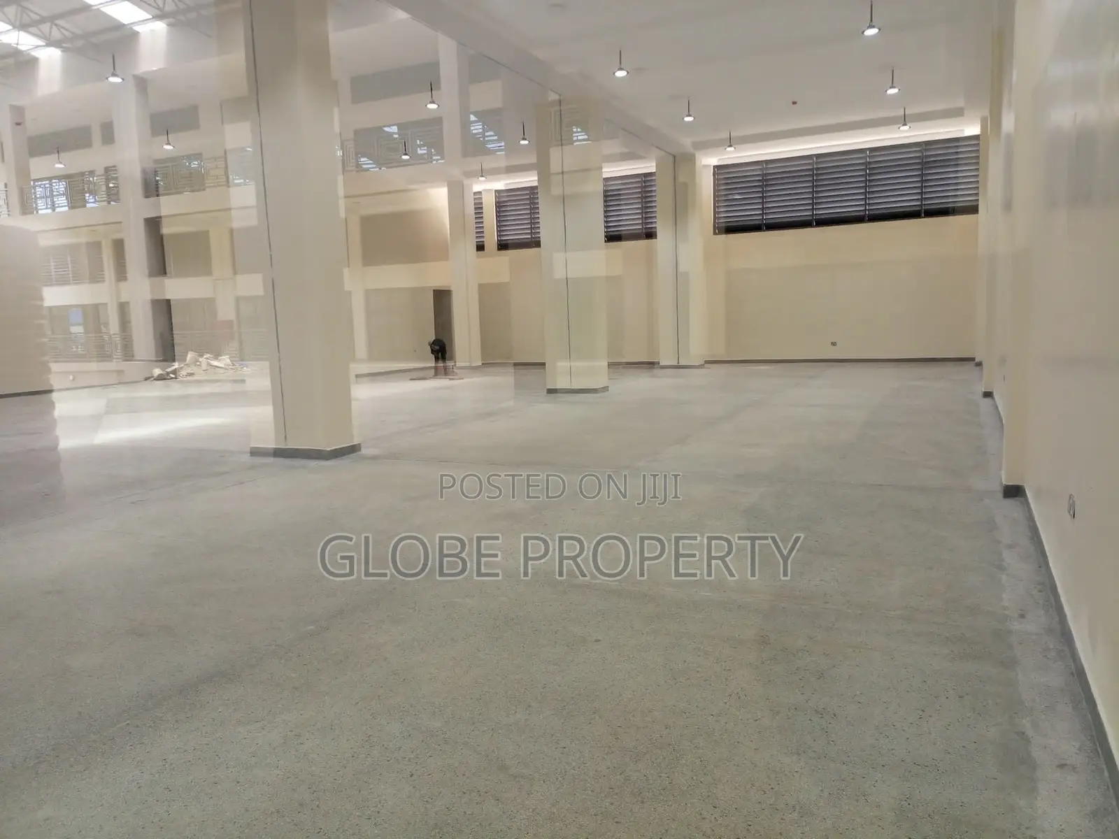 Office Space and Show Room for Rent