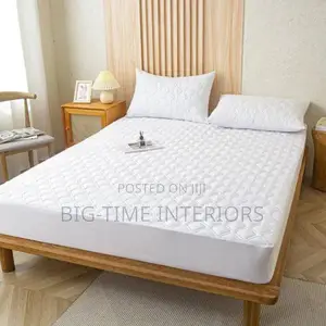 White Waterproof Mattress Protector/ Mattress Cover