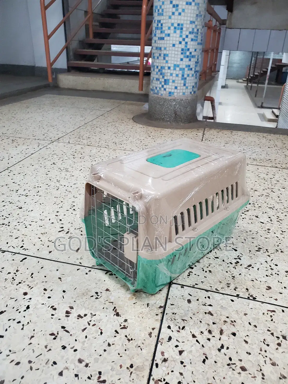 Portable Plastic Dogs Cage/Cat