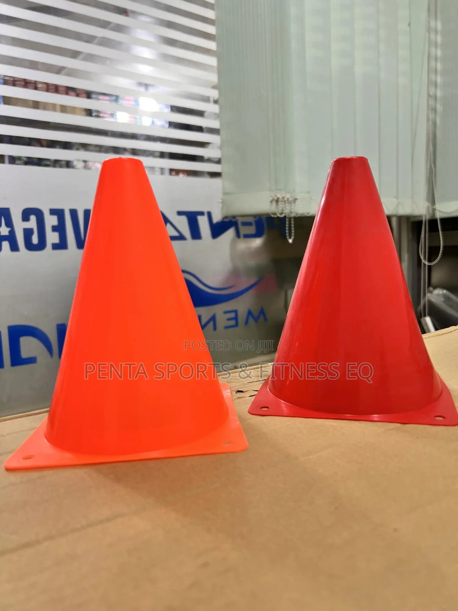 Cone 18cm Mix Colors