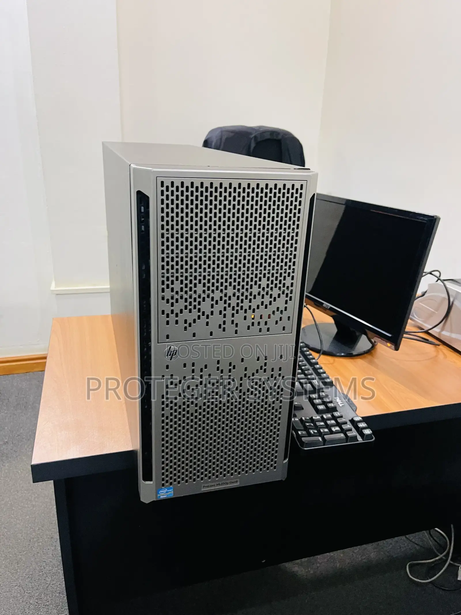 Server HP ProLiant ML 64GB Intel Xeon HDD+SSD 4T