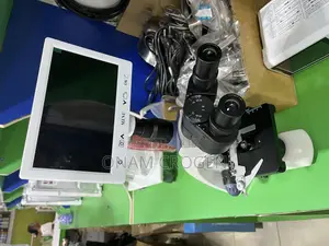Trinocular Microscope