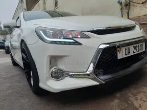Photo - Toyota Mark X 2013 White