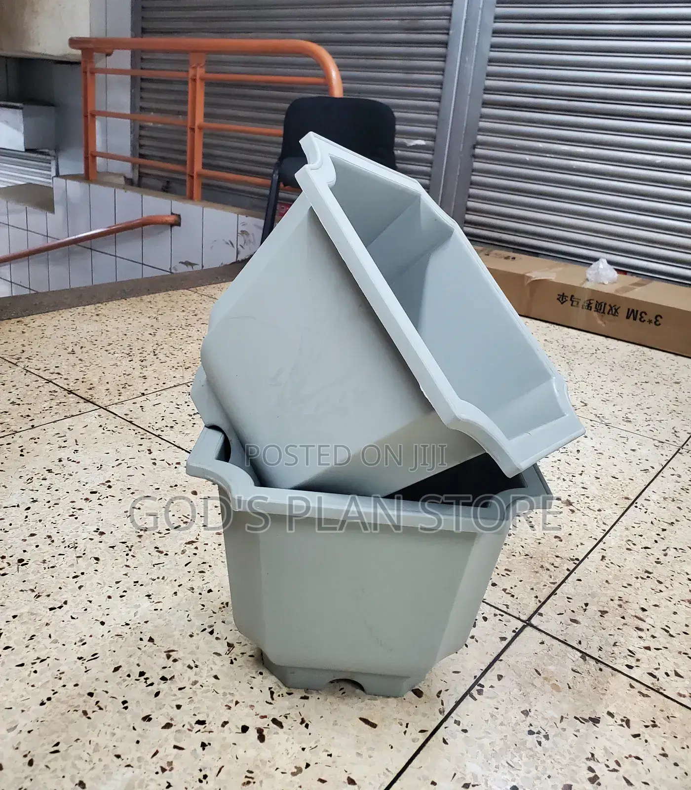 Gray Square Plastic Flower Pots
