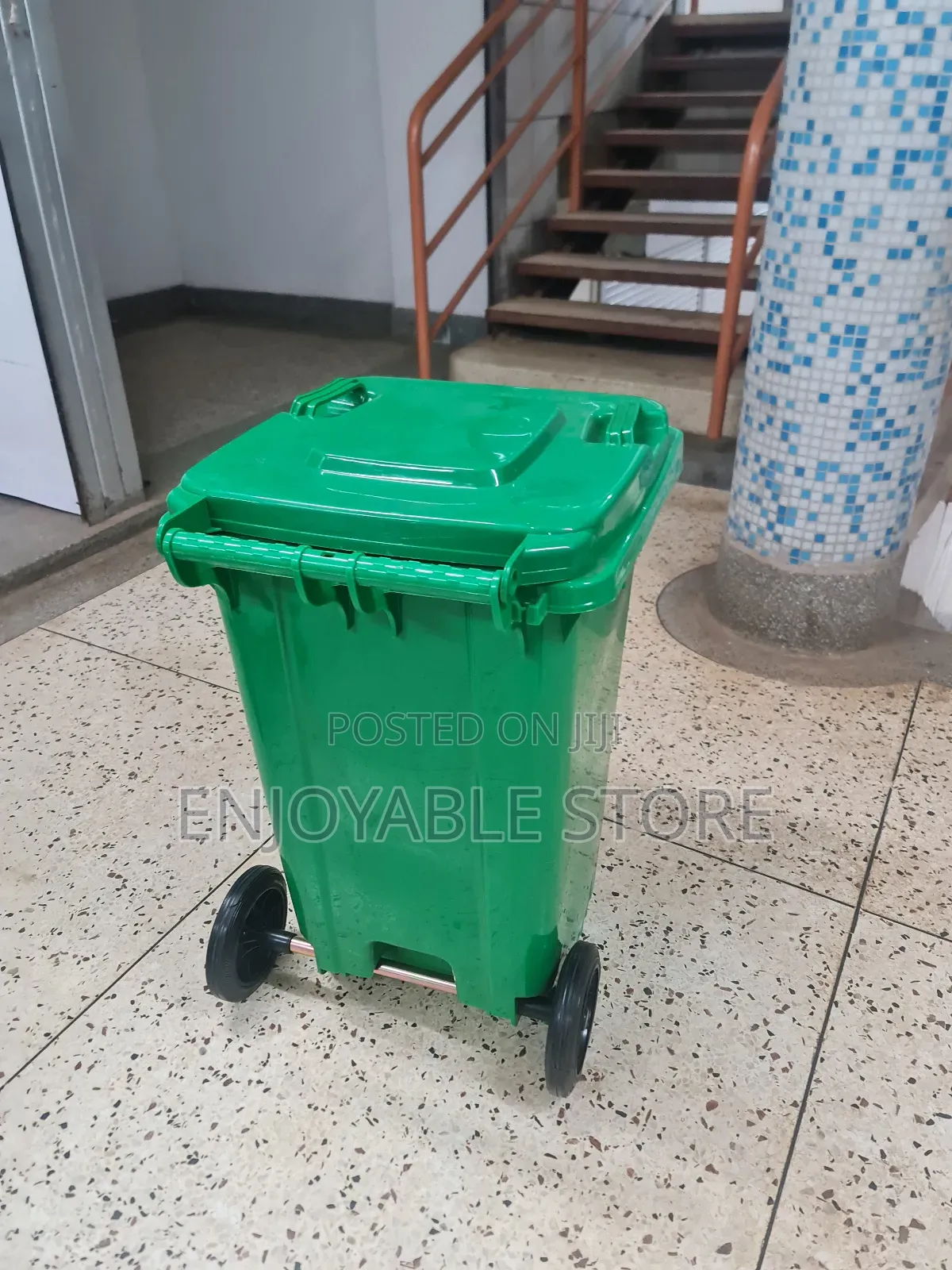 100ltrs Plastic Dust Bins With Rollers