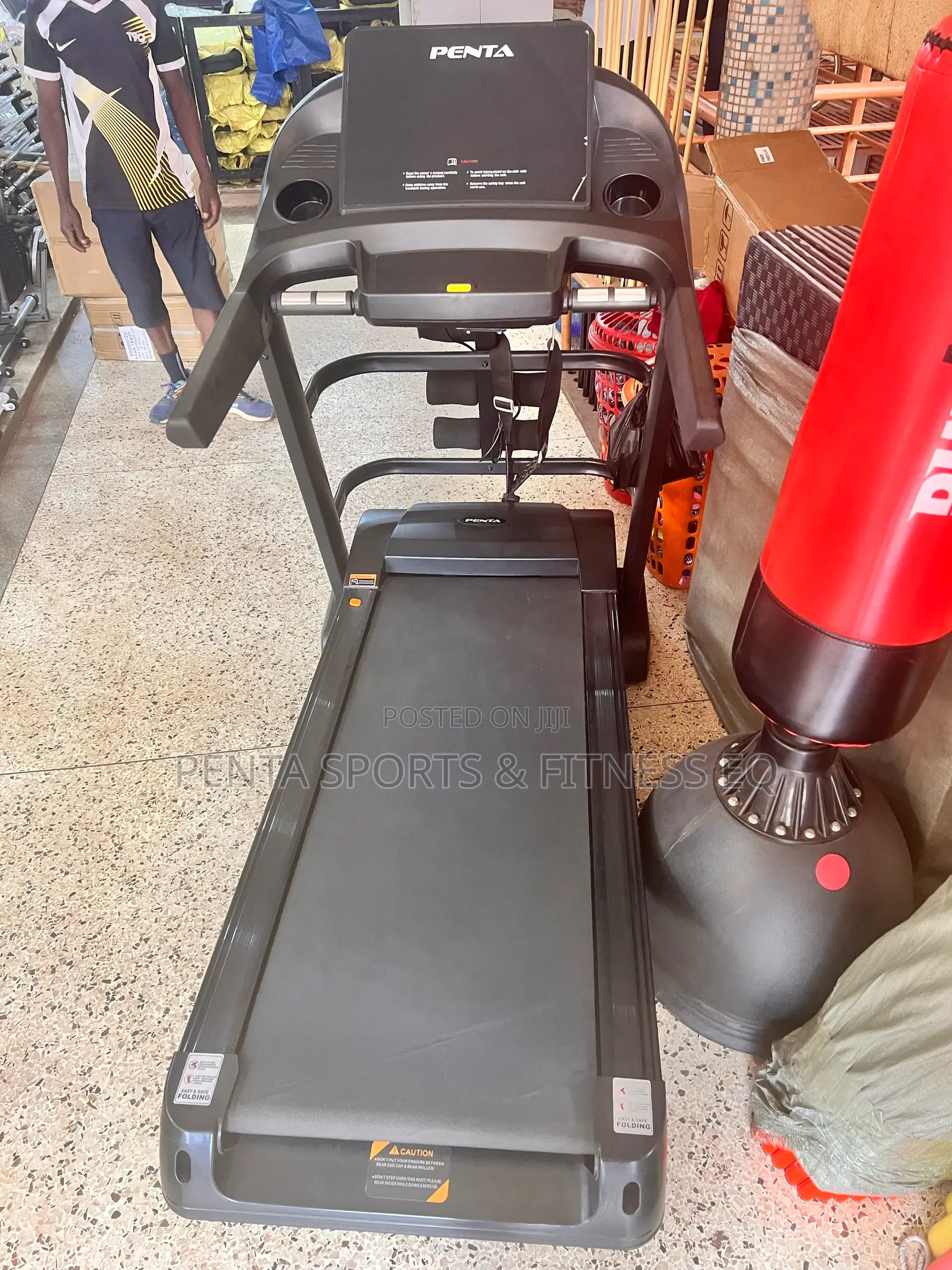 Treadmill Model Q6