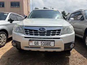 Photo - Subaru Forester 2011 White