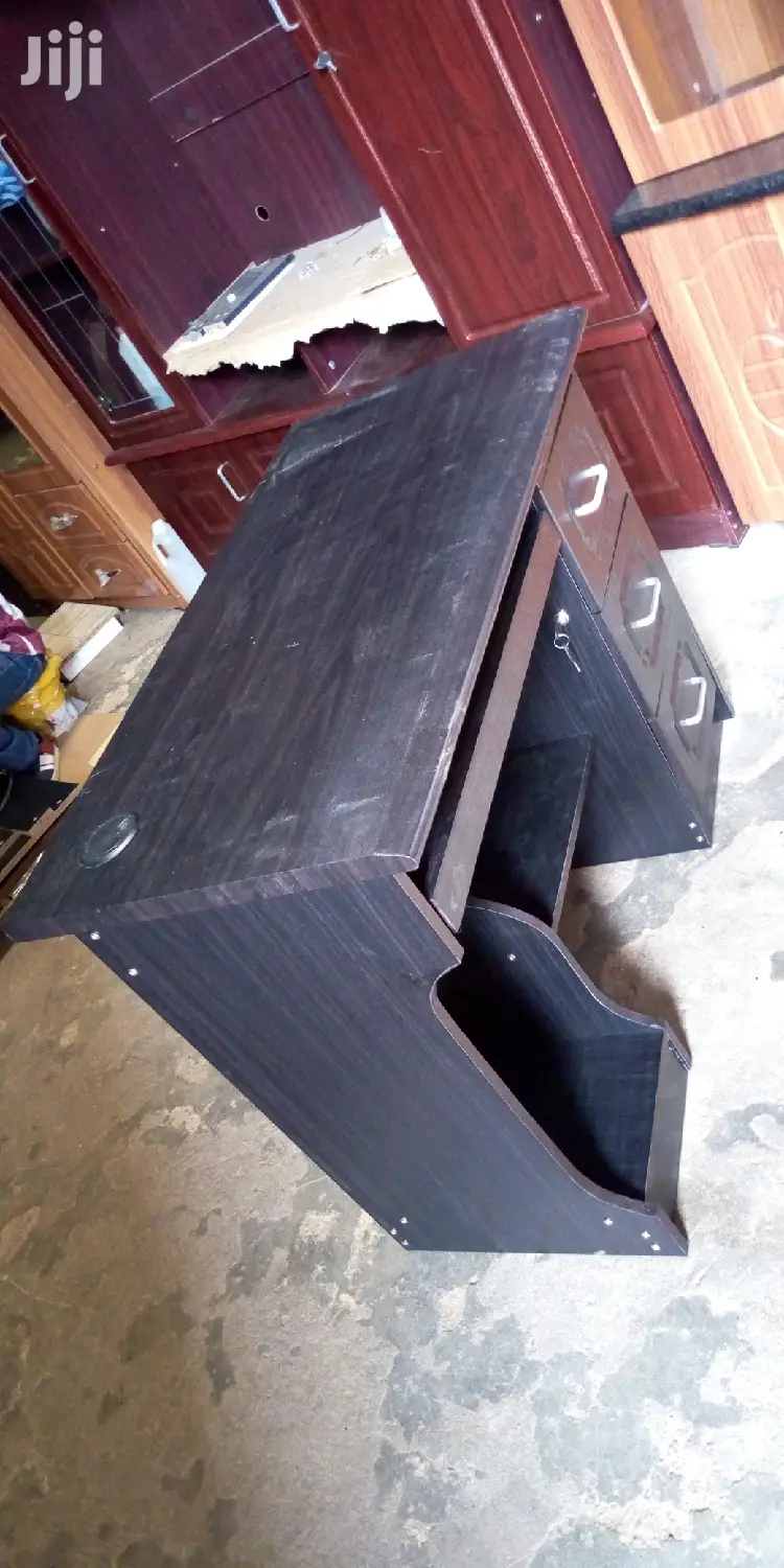 Sinple Office Desk 1meter