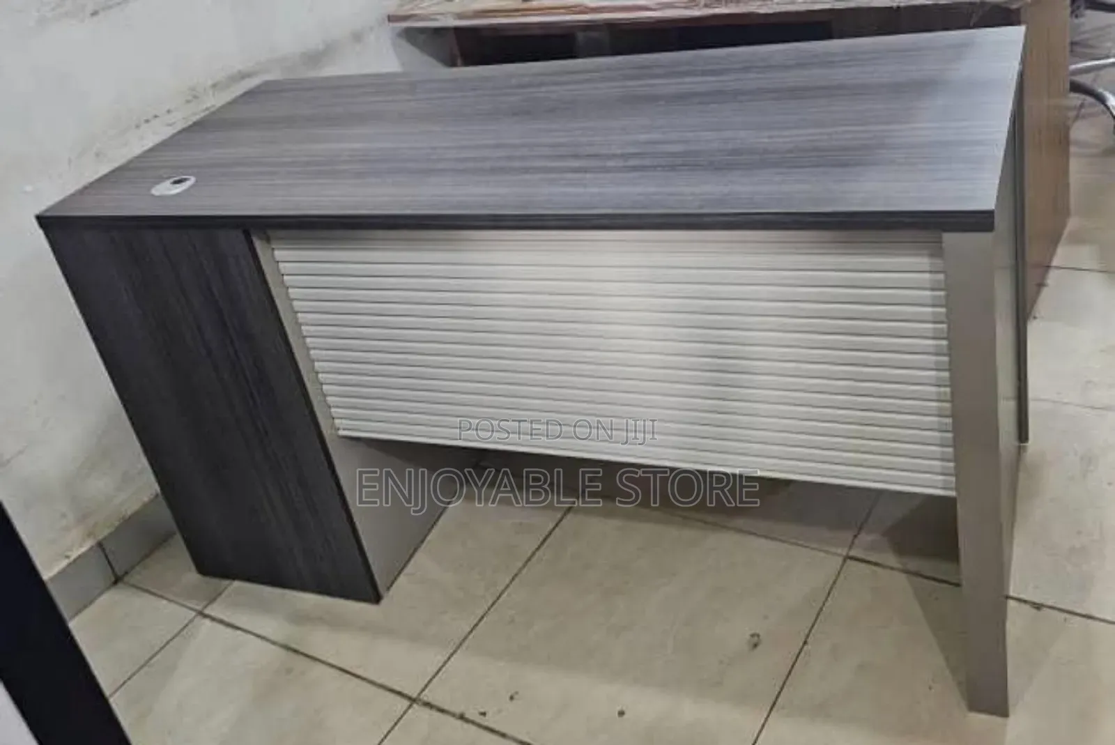Modernized Office Desks 1.4mtrs