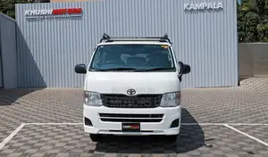 Photo - Toyota HiAce 2012 White