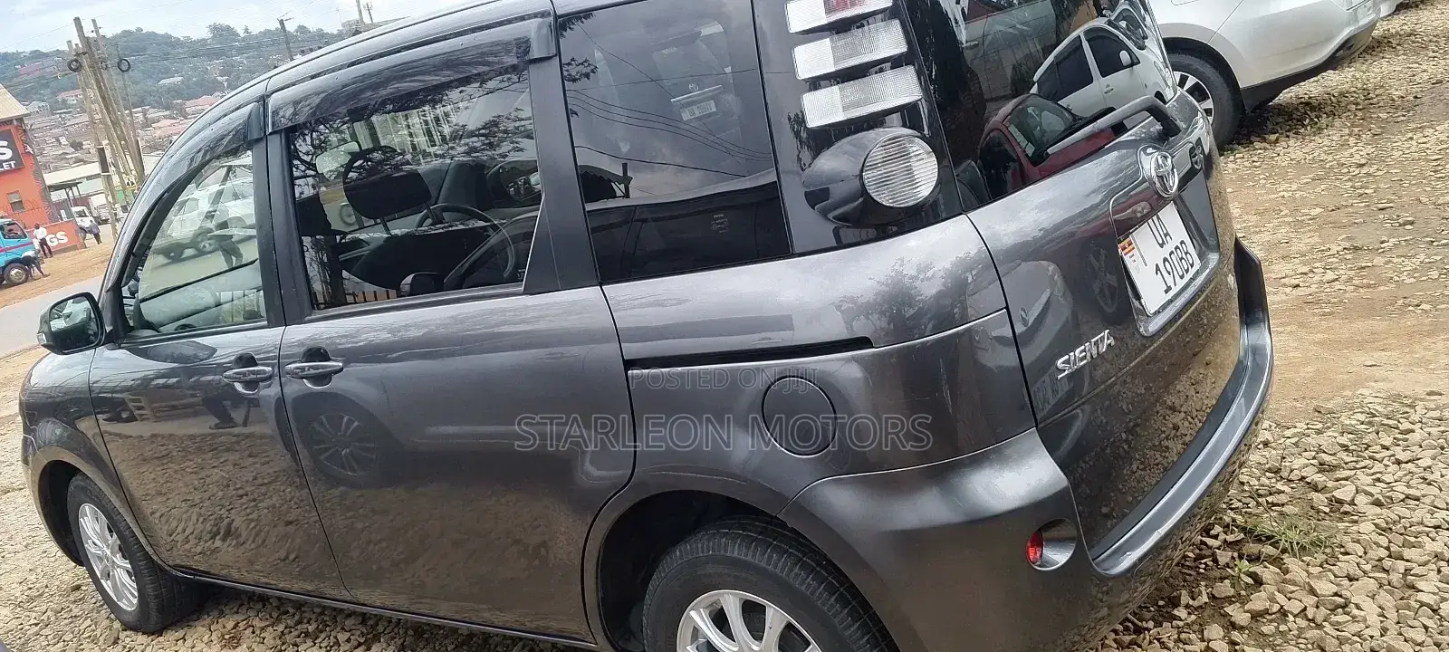 Toyota Sienta 2010 Gray
