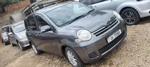 Toyota Sienta 2010 Gray