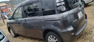 Toyota Sienta 2010 Gray