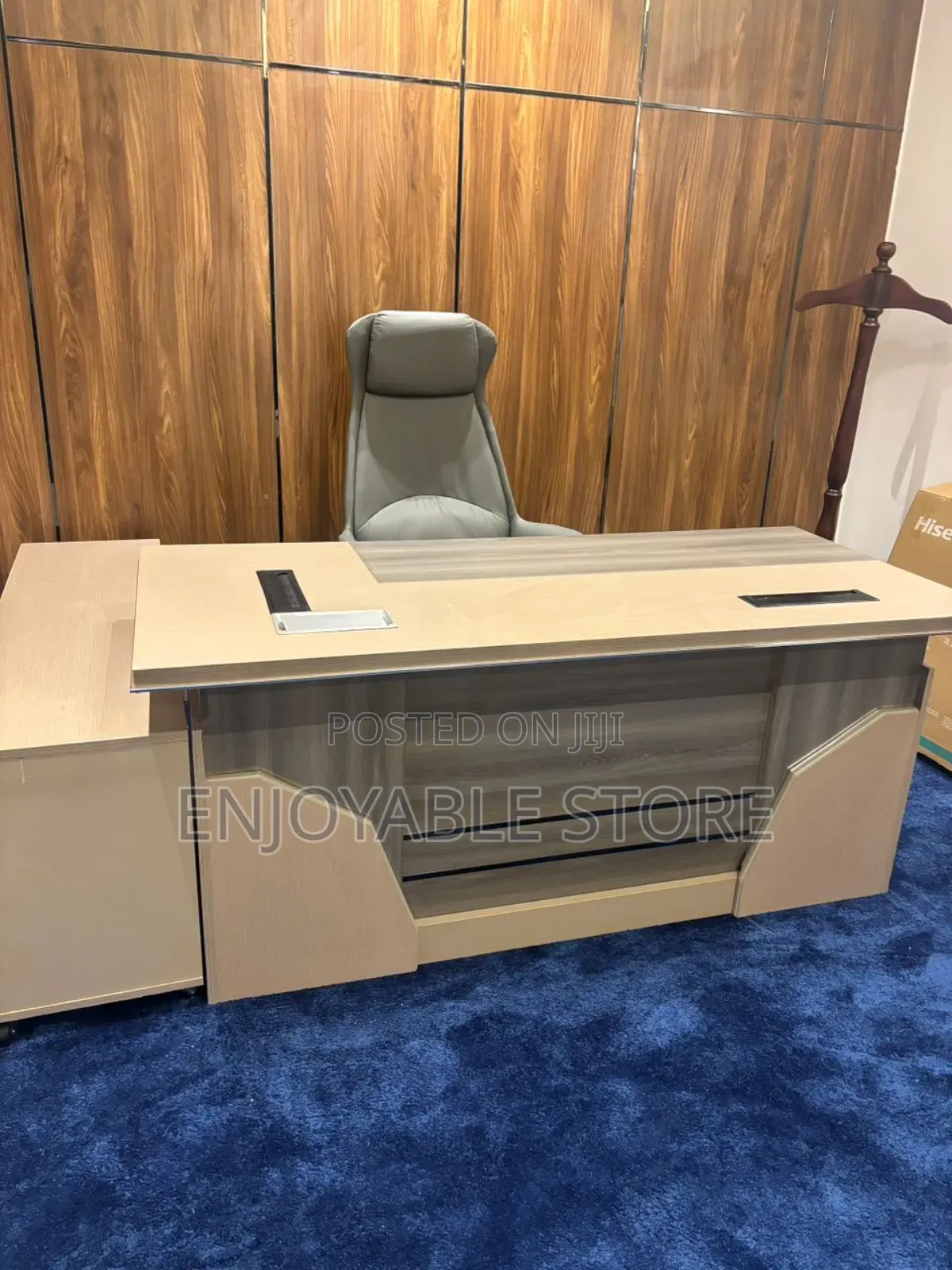 Wordly Office Desk Class and Chair