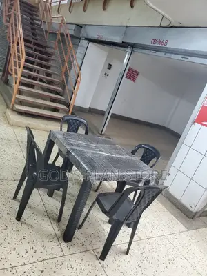 4 Seater Plastic Table and Chairs Unique Restaurant