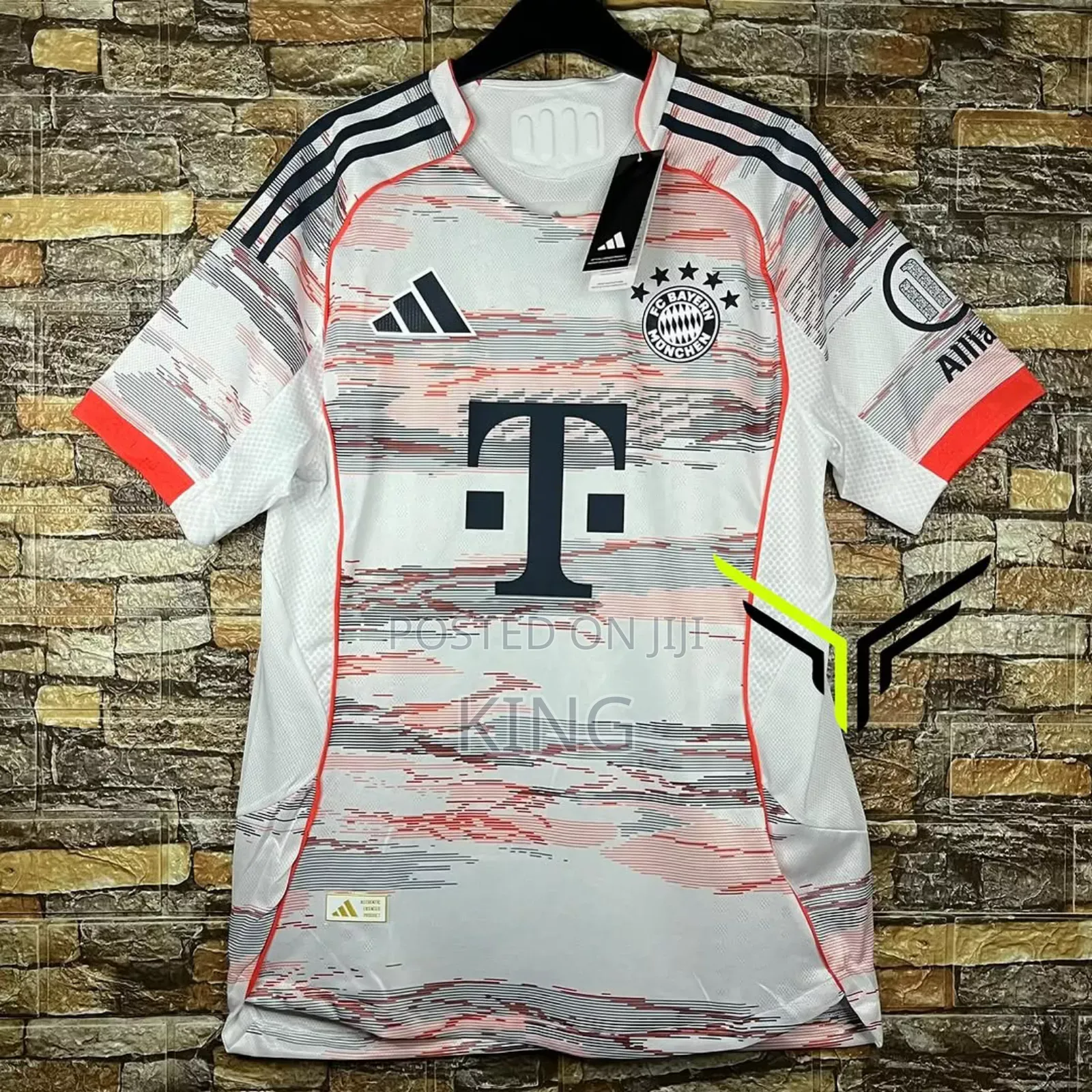 Stripped Bayern Munich 2025/26 Away Kit