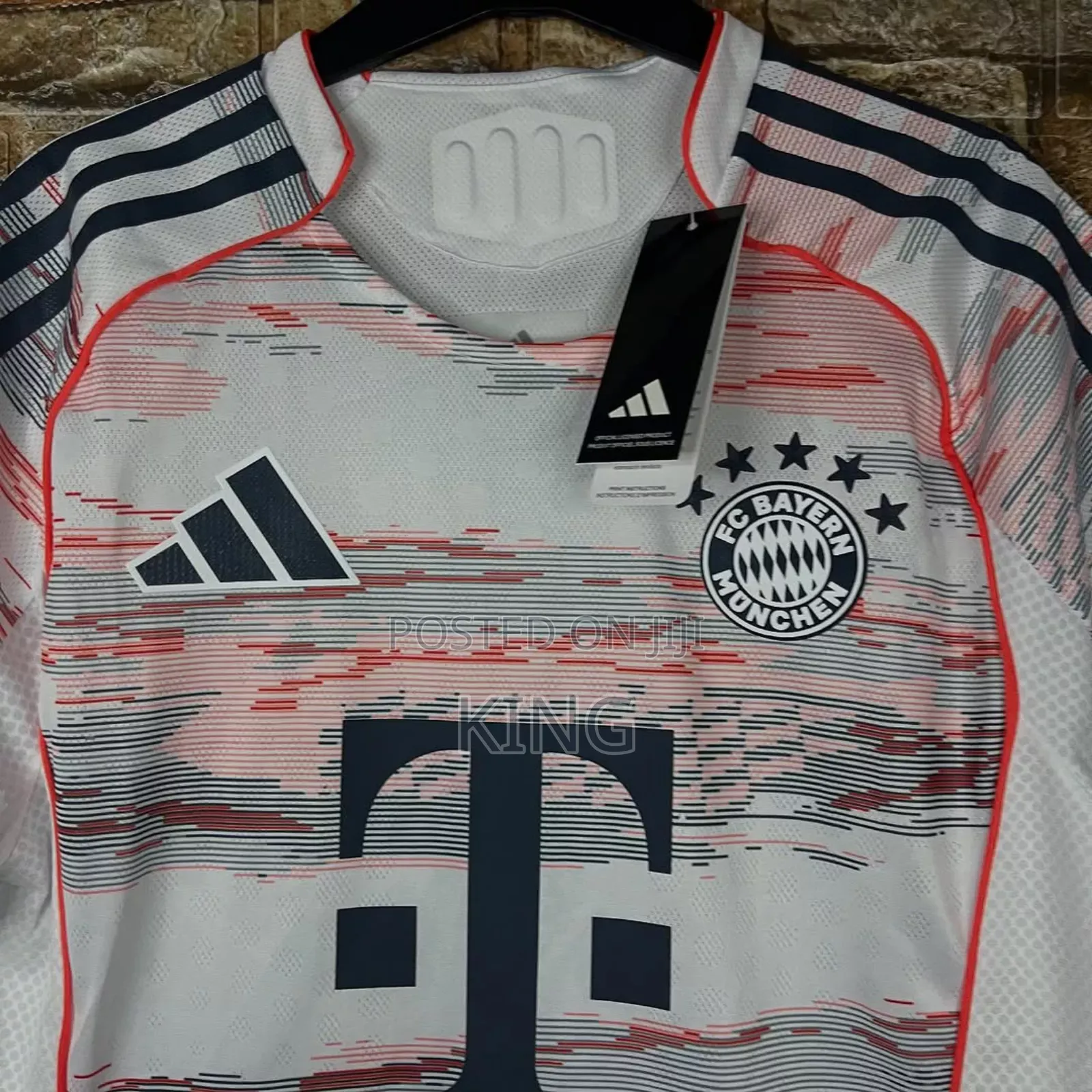 Stripped Bayern Munich 2025/26 Away Kit