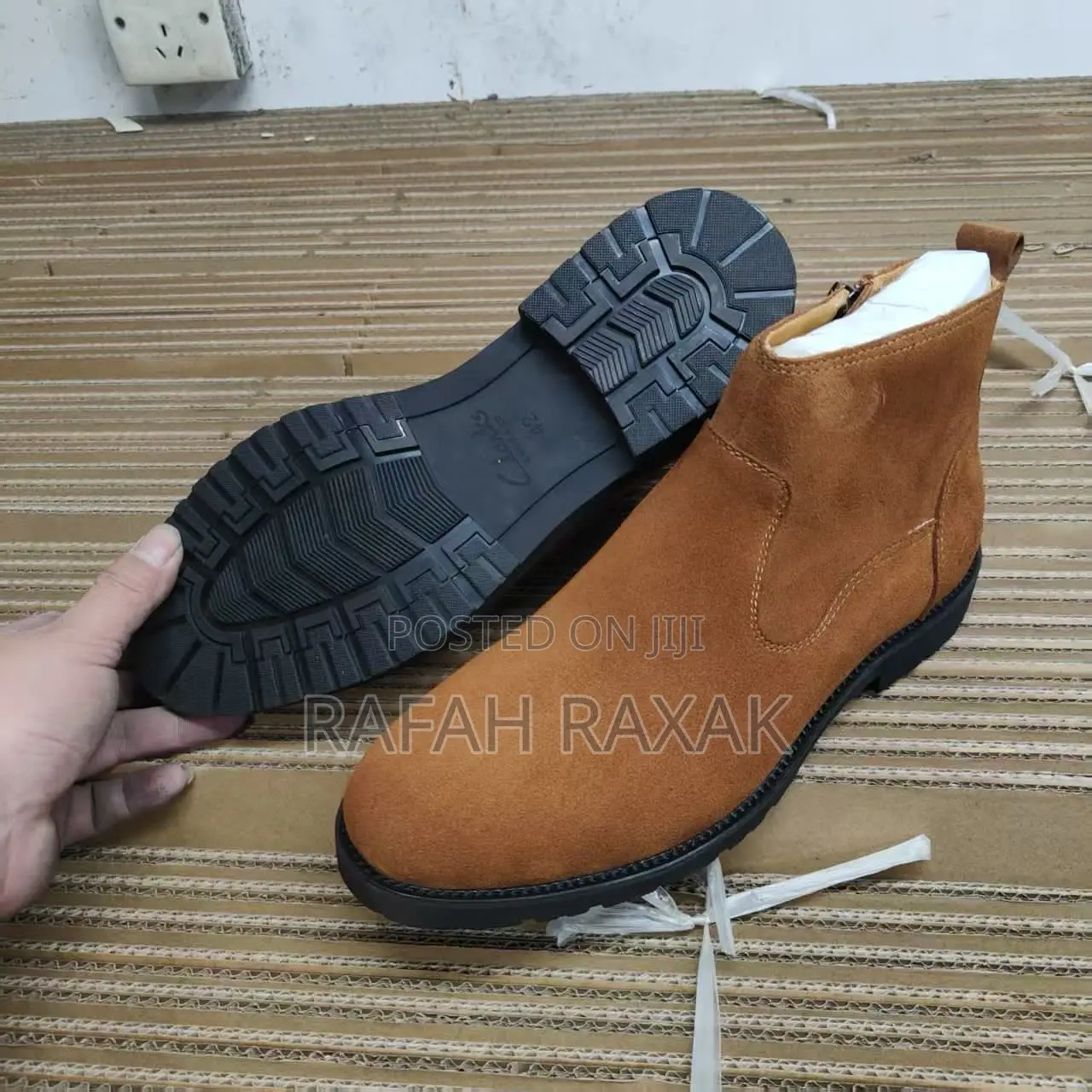 Men’S Super Classic Brown Clarks Suede Chelsea Boots