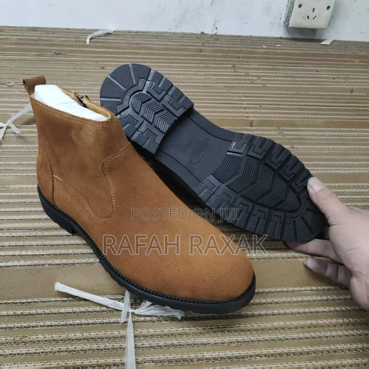 Men’S Super Classic Brown Clarks Suede Chelsea Boots