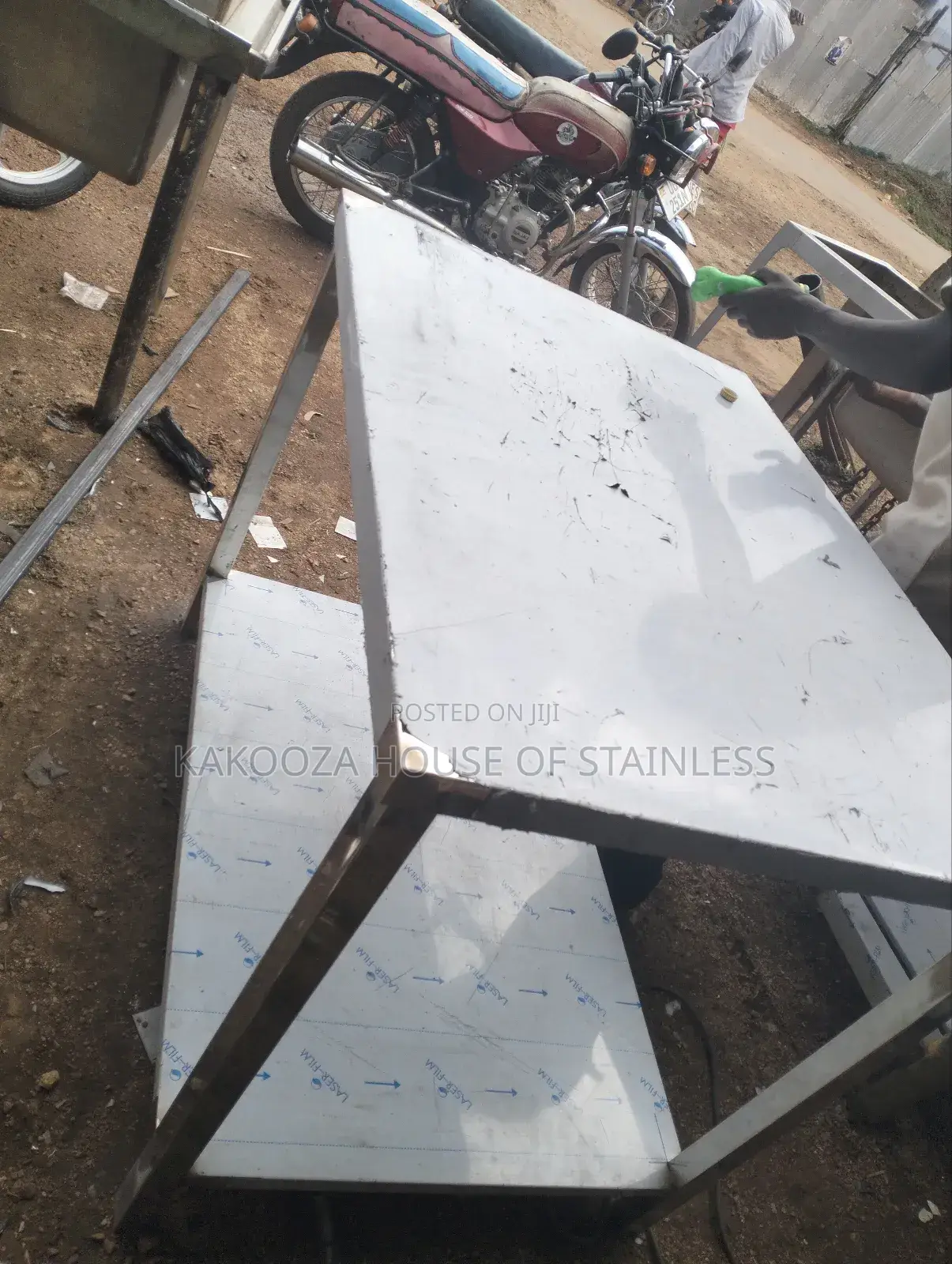 Stainless Steel Working Table With Shelve