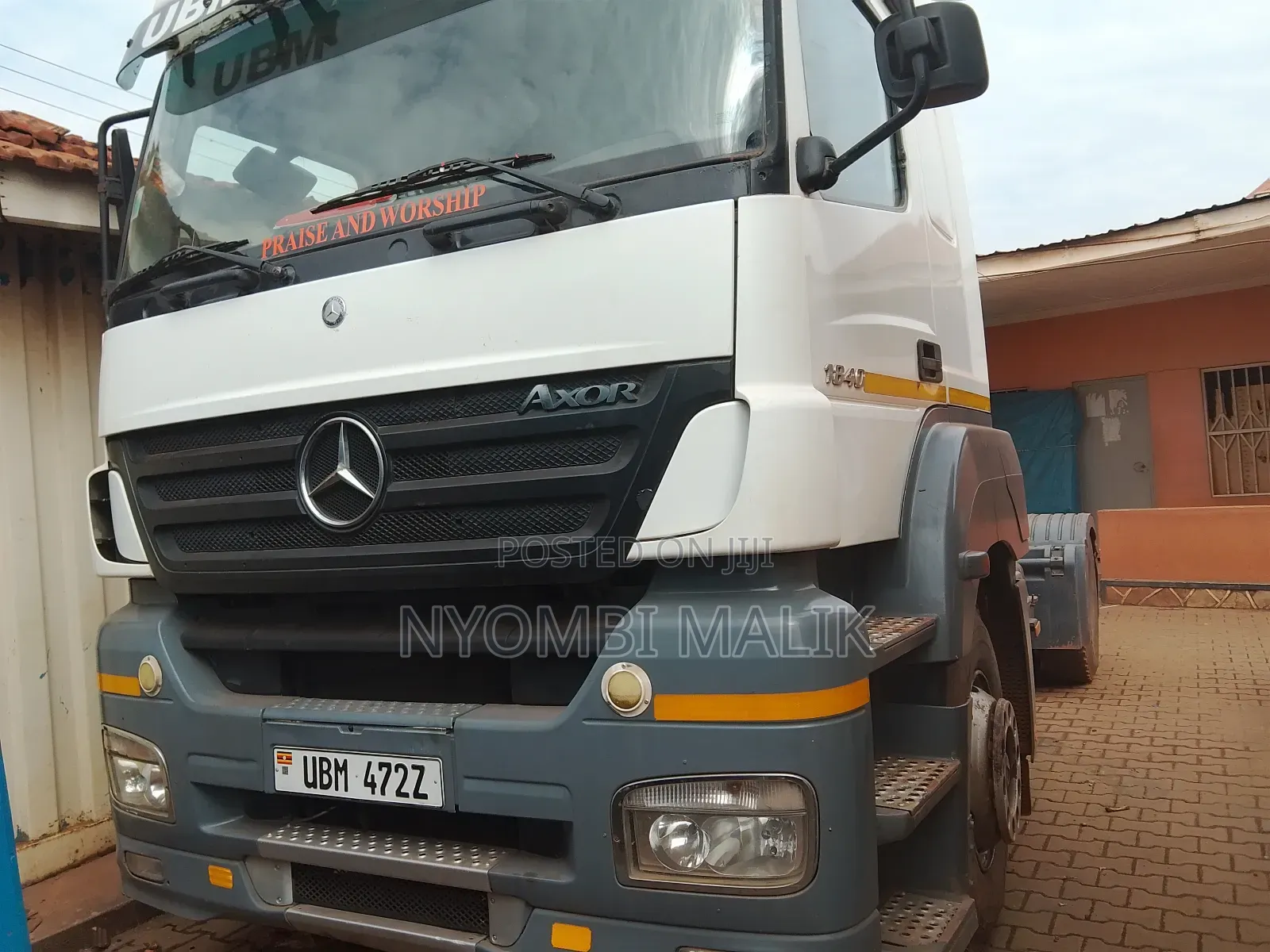 Mercedes Axor