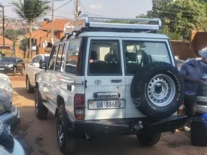 Toyota Land Cruiser 2016 White